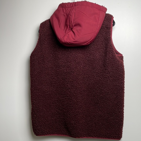 JW Anderson x Uniqlo Sherpa Fleece Red Vest Hoodie - Picture 2 of 4